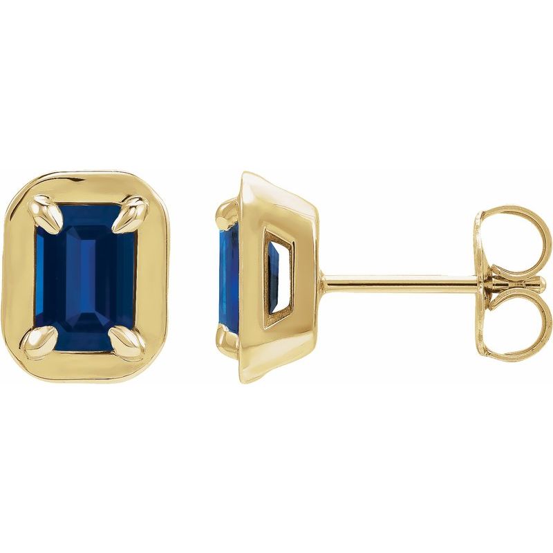 Round 4-Prong Claw Bezel-Style Stud Earrings
