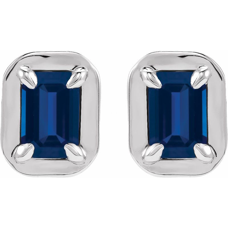 Round 4-Prong Claw Bezel-Style Stud Earrings